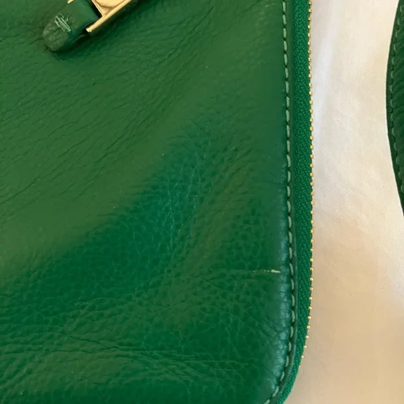 🌸Cole Haan Green Crossbody Purse 🤩 - Picture 3 of 8